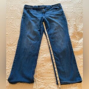 Woman’s Old Navy Blue Jeans High Rise Straight Size 22 Medium Blue color